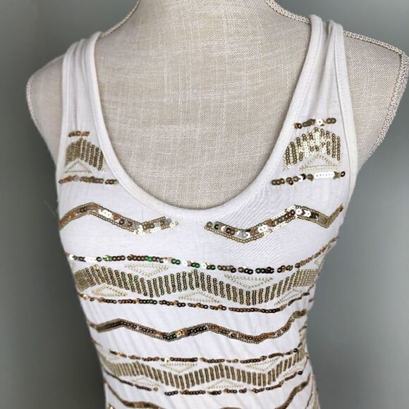 ZOY ESTILLO WOMEN'S SLEEVELESS TOP T BACK WITH GOLD EMBELLISHMENTS SIZE MEDIUM - Picture 2 of 6